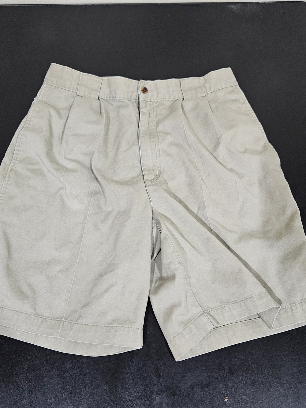 Bugle Boy Pleated Khaki Shorts Men's 32 Beige Chinos 100% Cotton